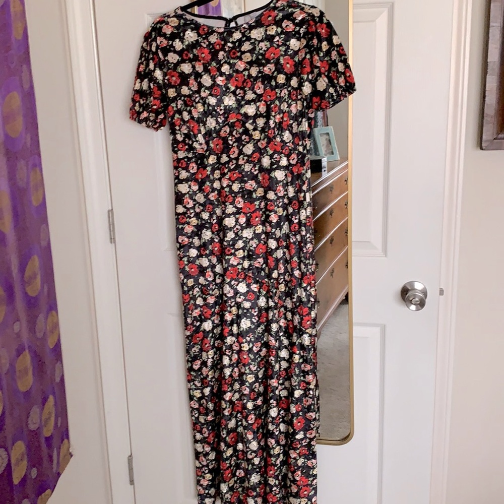 Women’s Velvet Maxi Dress